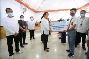 PicsArt_12-23-08.59.49-scaled