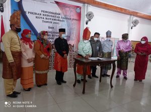 10-48-46-Wakil-Wali-Kota-Kotamobagu-Nayodo-Koerniawan-mengesahkan-dokumen-PPKD
