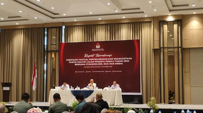 Komisi Pemilihan Umum (KPU) Provinsi Sulawesi Utara menggelar Rapat Koordinasi Verifikasi Faktual Kepengurusan dan Keanggotaan Partai Politik Calon Peserta Pemilu Tahun 2024. (Foto : Deieree)