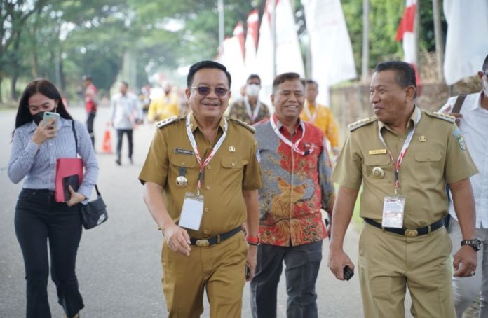 Walikota Bitung, Ir. Maurits Mantiri MM saat mengikuti Rapat Koordinasi Nasional Kepala Daerah dan Forkopimda se-Indonesia Tahun 2023 yang berlokasi di Sentul International Convention Centre (SICC), Sentul, Jawa Barat Selasa, (17/01/2023). Foto : Humas