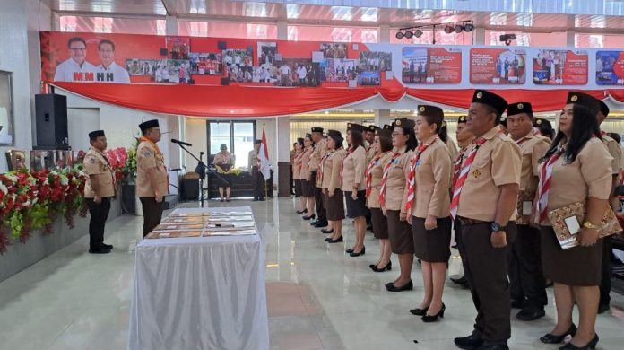 Ir. Maurits Mantiri MM melantik Pengurus Kwartir Cabang (Pergantian Antar Waktu) dan Pengurus Kwartir Ranting Se-Kwartir Cabang Kota Bitung Periode 2022-2025 di Ruang Sarundajang, Kantor Walikota Bitung, Jumat (20/01 2022) Foto : Hummas