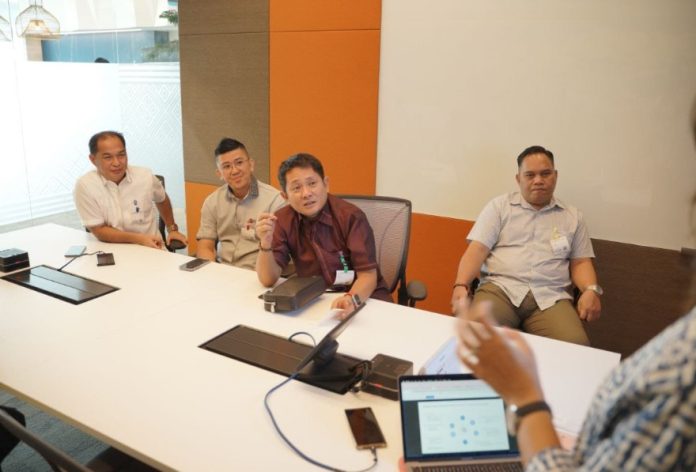 Sekretaris Daerah Kota Bitung; Ir. Ignatius Rudy Theno,ST, MT bersama rombongan saat melakukan follow up kerjasama Pemkot Bitung dengan Google Indonesia, Jumat (20/01/2023) Foto : Humas