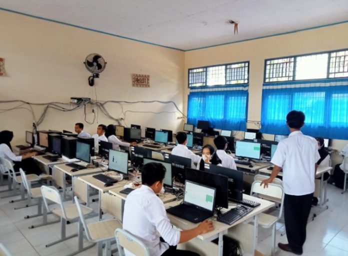 Sebanyak 1.295 pendaftar calon Panitia Pemungutan Suara (PPS), mendaftarkan diri di KPUD Kaur untuk menjadi Panitia Pemungutan Suara di Pilkada serentak pada tahun 2024 mendatang. FOTO : ROZI