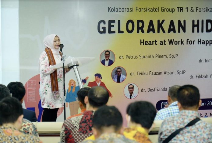 Ketua TP PKK Provinsi Sumatera Utara (Sumut) Nawal Lubis sebagai ketua Yayasan Jantung Indonesia (YJI) Sumut menghadiri sosialisasi peningkatan pengetahuan pekerja mengenai kesehatan jantung yang diselenggarakan oleh PT. Telkom Indonesia dan Telkom Akses di Ballroom Telkomsel Medan Gedung Graha Merah Putih Jalan Putri Hijau Kota Medan, Jumat (10/2).