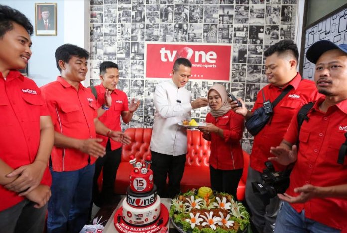 Wakil Gubernur Sumatera Utara (Wagub Sumut), Musa Rajekshah menghadiri perayaan Hari Ulang Tahun (HUT) ke-15 TV One di kantornya yang berada di Jalan KH Syaikh Abdul Wahab Rokan, Glugur Darat, Selasa (14/2). (DISKOMINFO SUMUT)
