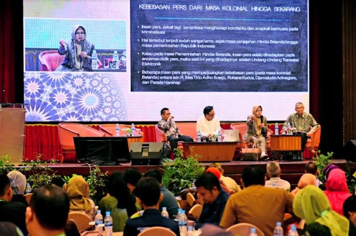 Seminar Seruan Pers dari Sumut yang merupakan rangkaian acara Hari Pers Nasional (HPN) 2023 di Sumut yang diselenggarakan di Grand Ballroom Hotel Mercure, Jalan Sutomo, Medan, Selasa (7/2/2023). (Foto : Dinas Komunikasi dan Informatika Provinsi Sumut / Imam Syahputra).