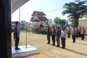 Kapolres Buton Tengah, AKBP Yanna Nurhandiana saat memimpin Apel Operasi Ketupat Anoa tahun 2023 di Mako Polres Buton Tengah. Foto Mitra Humas Polres Buton Tengah Infokini.news
