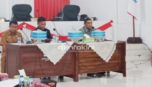 Ketua DPRD Buteng, Bobi Ertanto, S.Pd., MH pimpin rapat dengar pendapat bersama Wakil Ketua I DPRD, Adam, S.Ag. Foto : Muhammad Shabuur / InfoKini.News.