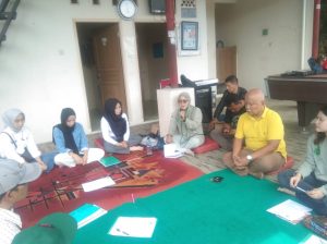 Gambar : Yayasan Solusi Sampah Nusantara menggelar acara halal bi halal yang berlokasi di kantor yayasan di kampung Muara 004/004 Desa Ciburuy, Kecamatan Cigombong, Kabupaten Bogor, Jawa Barat. Gambar : Yayasan Solusi Sampah Nusantara menggelar acara halal bi halal yang berlokasi di kantor yayasan di kampung Muara 004/004 Desa Ciburuy, Kecamatan Cigombong, Kabupaten Bogor, Jawa Barat.