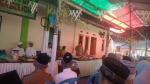 Gambar : Amin Lasena hadiri Halalbihalal Desa Soligir disambut Tarian Tradisional Dana-Dana.