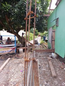 Foto tanggal 19/05/2023 Rumah penerima bantuan yang tiangnya segi tiga