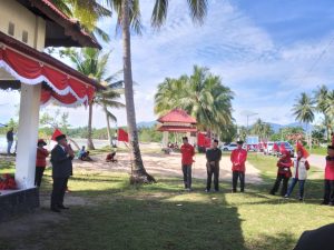 Gambar : DPC PDI Perjuangan Bolmut melaksanakan upacara peringatan hari kelahiran pancasila dan Bung Karno. Berlokasi di Kawasan pantai wisata Pinagut Boroko.