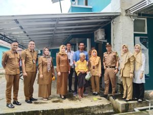 Gambar : PSC 119 Sekayu Evakuasi Lansia Terlantar yang Idap Demensia (18/7/2023).