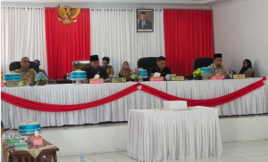 Ketua DPRD Buteng, Bobi Ertanto saat memimpin rapat paripurna pembukaan massa sidang III Juni S/D September 2023. Foto. IST