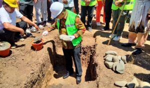 Limi Lakukan Peletakan Batu Pertama Pembangunan Gedung Perpustakaan
