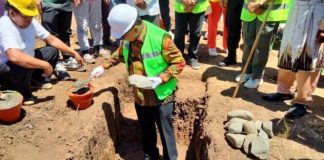 Limi Lakukan Peletakan Batu Pertama Pembangunan Gedung Perpustakaan