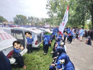 Gambar : Sejumlah oknum ASN kedapatan duduk manis di warung makan saat Upacara HUT RI Berlangsung, Bolmut (17/8/2023).