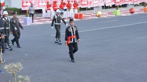 Gambar : Dalam rangka memperingati HUT Kemerdekaan Republik Indonesia ke-78, Pemerintah Kota Bitung gelar upacara pengibaran bendera merah putih di lapangan upacara Pemkot Bitung, (17/08/23).