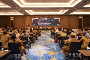 Tampak peserta bimtek saat mengikuti Kegiatan Bimbingan Teknis Pengelolaan Keuangan Desa Melalui Sistem Keuangan Desa (Siskeudes 2.0.5) Berbasis Online, Bertempat di The Sentra Hotel Minahasa Utara, Selasa (05/09/2023) pagi.