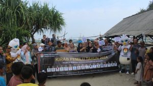 Gambar : Rangkaian Kirab Pemilu 2024, KPU dan seluruh jajaran Adhoc Kabupaten Kaur giatkan sosialisasi dan pendidikan pemilih di Kabupaten Kaur, mulai (18/07/2024) hingga (24/07/2024).