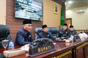 Pj Bupati Apriyadi Sampaikan Raperda APBD dan Nota Keuangan TA 2024