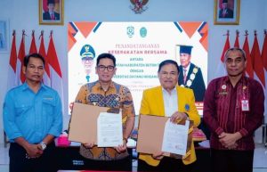 Pemerintah Kabupaten Buton Tengah melakukan penandatanganan kesepakatan bersama (Mou) dengan Universitas Dayanu Ikhsanuddin tentang kerjasama dibidang pendidikan, penelitihan / pengkajian ilmiah dan pengabdian pada masyarakat. Foto : Diskominfo Buteng.