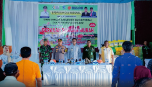 Penjabat (Pj) Bupati Buton Tengah, Andi Muhammad Yusuf (Tengah) menghadiri pembukaan Gerakan Pangan Murah (GPM) didampingi Forkopimda Buton Tengah. Foto : Dinas Kominfo Buton Tengah