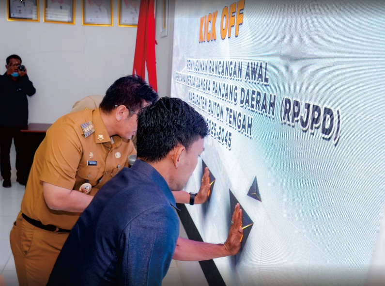 Pemda Buton Tengah menggelar Orientasi dan  Kick Off Meeting rancangan awal Rencana Pembangunan Jangka Panjang Daerah (RPJPD) Kabupatan Buton Tengah 2025-2045 di Gelar di Aula Kantor Bupati, Senin (20/11/2023). Foto Dinas Kominfo Buton Tengah.