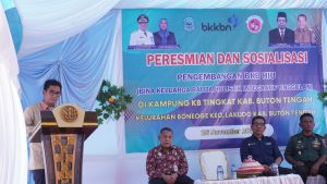 Penjabat Bupati Buton Tengah, Andi Muhammad Yusuf saat meresmikan Bina Keluarga Balita Holistik Integratif Unggulan (BKB HIU) dan Sosialisasi Layanan BKB HIU di Kampung Keluarga Berkualitas Tingkat Kabupaten Buton Tengah. Foto : IST