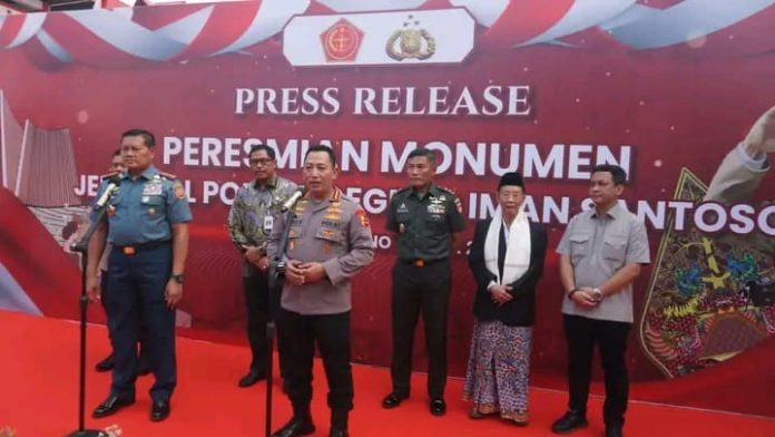 Kapolri Bersama Panglima TNI Resmikan Monumen Jenderal Hoegeng Di Kota Pekalongan