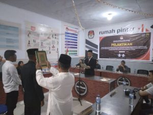 KPU Bolmut Lantik PAW PPK Pinogaluman dan PPS Binuni