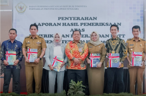 Pemda Buton Tengah saat menerima LHP dari BPK Sulawesi Tenggara Tahun Anggaran 2022 dan 2023. Senin (22/1/2024). Foto : IST