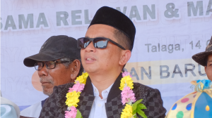 Suharman, S.Pd., M.Si, Ketua DPD Nasdem Kabupaten Buton Tengah (Jaket Hitam) yang juga menjabat Wakil Ketua DPRD Kabupaten Buton Tengah. Foto : IST
