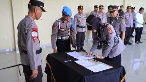 Kapolres Boltim Pimpin Sertijab Kasat Lantas dan Kapolsek Tutuyan