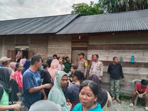 Terima Laporan Warga, Polsek Ampana Kota Amankan TKP Penemuan Mayat Gantung Diri