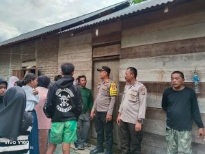 Terima Laporan Warga, Polsek Ampana Kota Amankan TKP Penemuan Mayat Gantung Diri