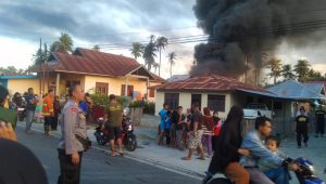 Kabag Ops Polres Touna Pimpin Pengamanan TKP Kebakaran di Kelurahan Bailo