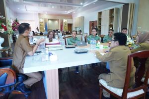 Dr. Jusnan Mokoginta Sambut Kunker Direktur Politeknik Kesehatan Negeri Manado