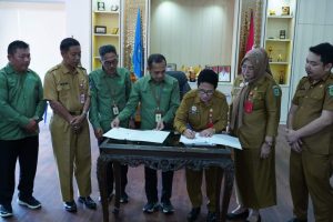 Dr. Jusnan Mokoginta Sambut Kunker Direktur Politeknik Kesehatan Negeri Manado