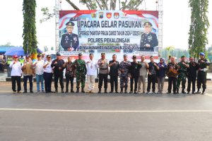Kapolres Pekalongan Pimpin Upacara Gelar Pasukan Operasi Mantap Praja Candi 2024-2025