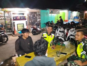 Jelang Pemilihan Kepala Daerah, Babinsa Koramil Limpung Gencar Laksanakan Patroli di Wilayah Binaan