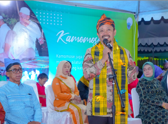 Sambutan Bupati Buton Tengah, H. Dr. Azhari, S.STP., M.Si. pada giat Kamomose Kecamatan Lakudo. Foto : IST Sambutan Bupati Buton Tengah, H. Dr. Azhari, S.STP., M.Si. pada giat Kamomose Kecamatan Lakudo. Foto : IST
