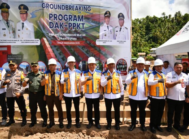 Bupati Boltim Didampingi Ketua TP-PKK Hadiri Peletakan Batu Pertama DAK Tematik PPKT Desa Matandoi