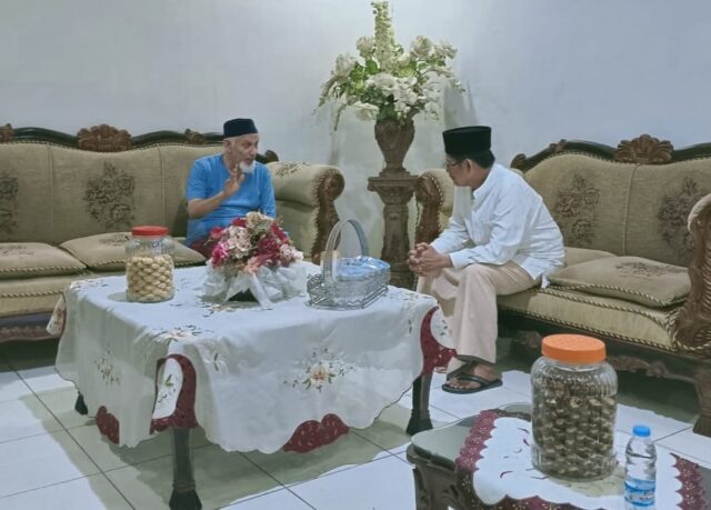 Hikmah Usia Senja: Habib Ali Jufri Berbagi Inspirasi dengan Mantan Bupati Tojo Una-Una