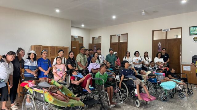 Peduli Kasih, Pemdes Wiau Lapi Barat Salurkan Bantuan di Panti Asuhan Sayap Kasih