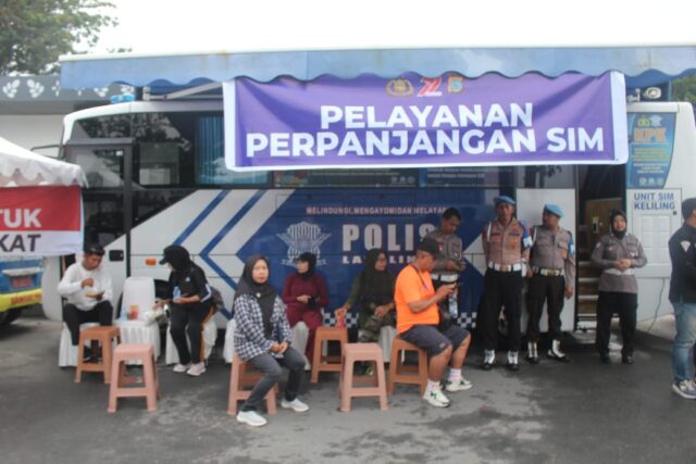 Layanan Kesehatan, SKCK, dan SIM Gratis! Polda Sulteng Gelar Baksos Semarak di Car Free Day Palu