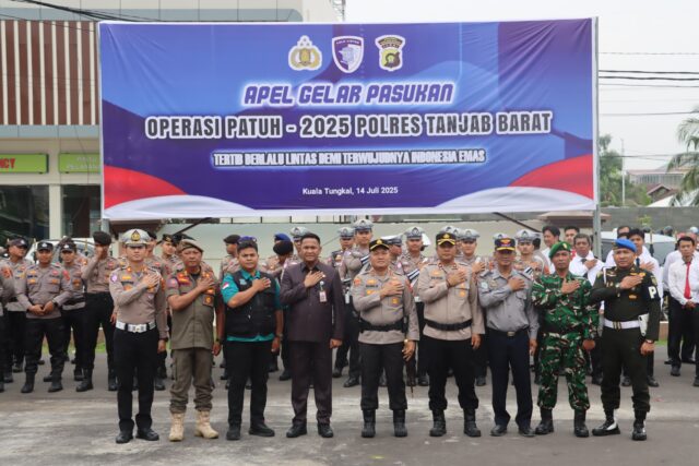 Kapolres Tanjab Barat Pimpin Apel Operasi Patuh Siginjai 2025 Demi Tingkatkan Kesadaran Berlalu Lintas
