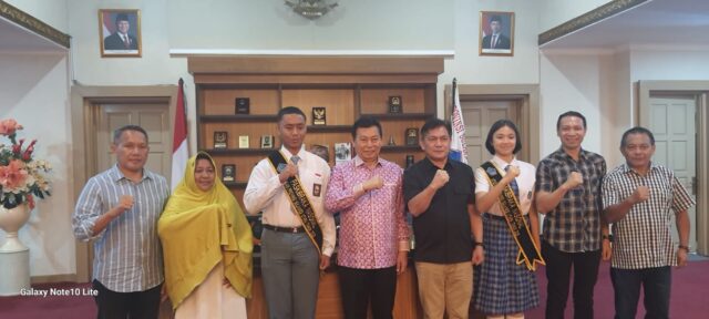 Wakil Gubernur Melepas Anggota Paskibraka Nasional Firji dan Bianca