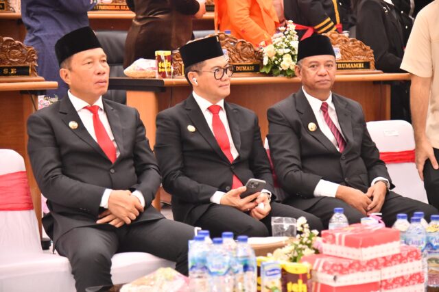 Bupati Oskar Manoppo Hadiri Rapat Paripurna Istimewa DPRD dalam Rangka HUT ke-402 Kota Manado