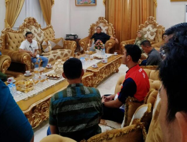 Foto Gubernur Gorontalo Saat menerima Kunjungan Deputi Kemenko PMK dan membahas terkait Koperasi Merah Putih. (Foto Istimewa)